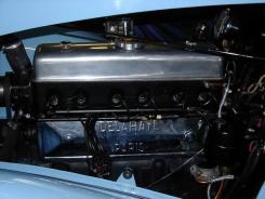 Eingebauter Motor mit Zndanlage.