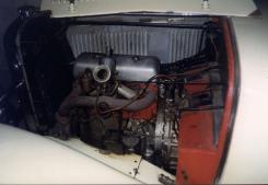 Die Motorkompression war einwandfrei. Auch in geffnetem Zustand prsentierte sich der Motor sehr gut. Lediglich die Kopfdichtung, sowie alle Schluche im Motorraum wurden, teilweise prophylaktisch, erneuert.
